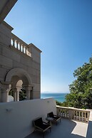 Miyue  Roman Holiday Bubble Pool hotel