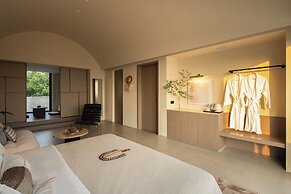 Miyue Roman Holiday Bubble Pool hotel