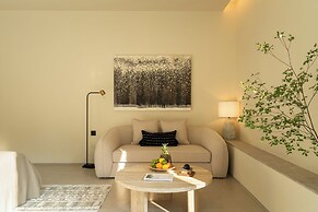 Miyue Roman Holiday Bubble Pool hotel