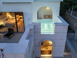 Miyue Roman Holiday Bubble Pool hotel