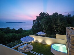 Miyue Roman Holiday Bubble Pool hotel