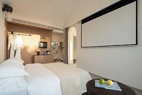 Miyue  Roman Holiday Bubble Pool hotel