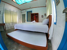 tanjung tinggi cottages