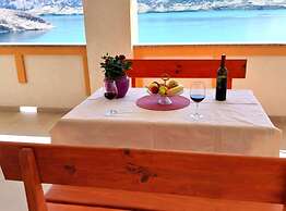 Metajna House With Pool And Sea View