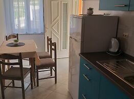 Metajna House With Pool And Sea View