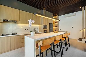 Private Villa Ayra 9D 10min MelastiBeach