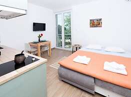 Romantic Studio in Zadar With City and Garden Views