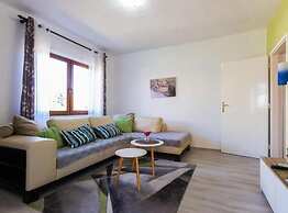 Charming Zadar Apartment Near Old Town With Convenient Access to Beach
