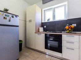 Charming Zadar Apartment Near Old Town With Convenient Access to Beach