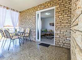Charming Zadar Apartment Near Old Town With Convenient Access to Beach