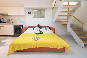 Shanghai Hills & Wanye Prime Stay