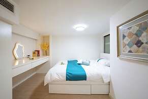 Shanghai Hills & Wanye Prime Stay