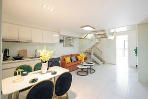 Shanghai Hills & Wanye Prime Stay