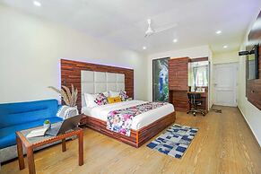 Pax Hotel Rock Villa