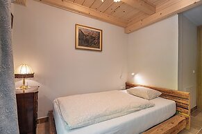 Stuk House