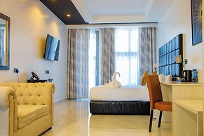 AVIAN COURT HOTEL