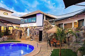 AVIAN COURT HOTEL