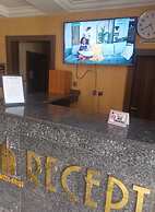 Angels Court Hotel and Suite