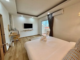 Charm Hostel at Pratumnak