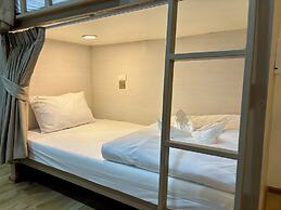 Charm Hostel at Pratumnak