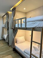 Charm Hostel at Pratumnak