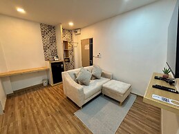 Charm Hostel at Pratumnak