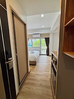 Charm Hostel at Pratumnak