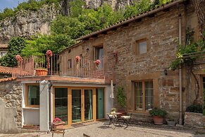 Fairy-Tale Apartment From 17th Century