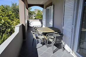 Cozy Seaside Apartment in Vinisce