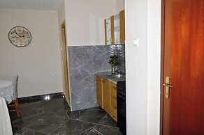 Cozy Seaside Apartment in Vinisce