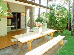 3 Room Flat With Wi-fi and Private Patio in a Green Area of Lignano Sa