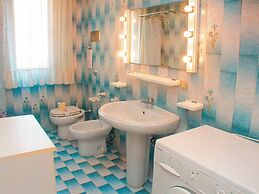 3 Room Flat With Wi-fi and Private Patio in a Green Area of Lignano Sa