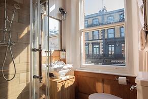 The Old Farmhouse Pub & Rooms