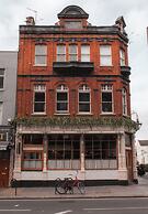 The Old Farmhouse Pub & Rooms