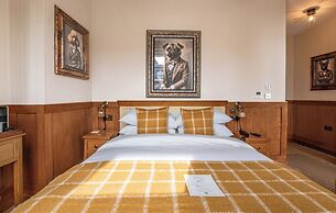 The Old Farmhouse Pub & Rooms