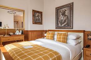 The Old Farmhouse Pub & Rooms