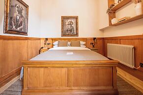 The Old Farmhouse Pub & Rooms