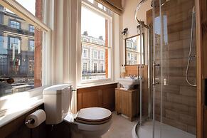 The Old Farmhouse Pub & Rooms