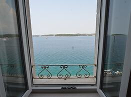 Serene Sea View Rovinj Apartment
