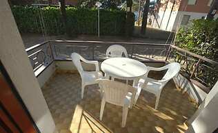 Nice Flat for for 4 Guests in a Residence With Common Pool in Lignanor