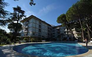 Nice Flat for for 4 Guests in a Residence With Common Pool in Lignanor