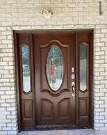 Beautiful Room Just Waiting for You Pool IS Closed