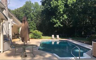 Beautiful Room Just Waiting for You Pool IS Closed