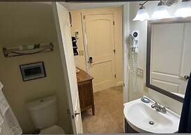 Beautiful Room Just Waiting for You Pool IS Closed