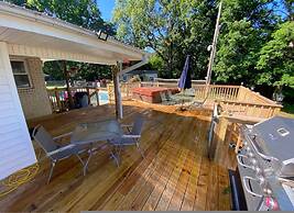 Beautiful Room Just Waiting for You Pool IS Closed