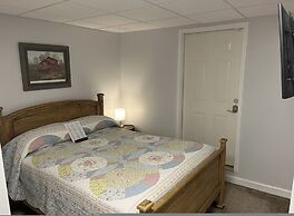 Beautiful Room Just Waiting for You Pool IS Closed