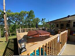 Beautiful Room Just Waiting for You Pool IS Closed