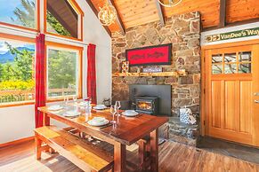Cottonwood Chalet in Packwood