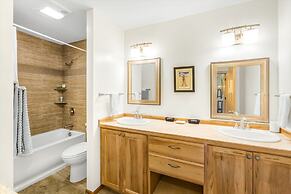 Cottonwood Chalet in Packwood