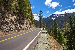 Cottonwood Chalet in Packwood